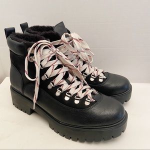 New in box Madden girl Lodge Black chunky sole Boots sz 10